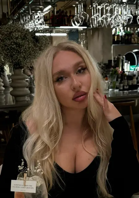 Я Хлоя, 23 років, знайомлюсь для вірт у Одеса