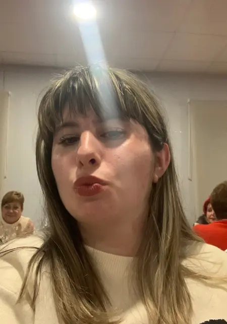 Soy Laura, 20 años, conociéndome para lío de una noche en Madrid