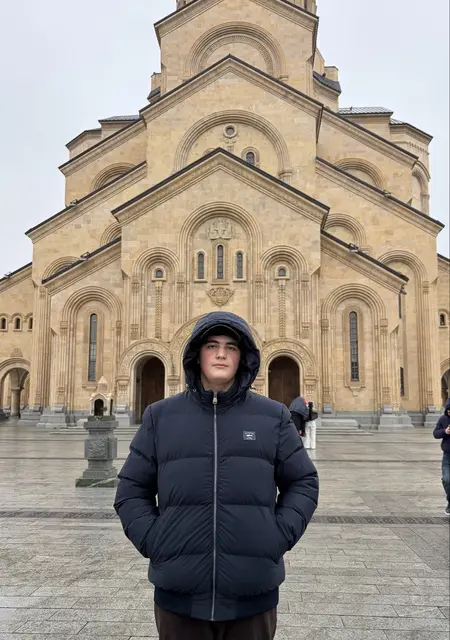 Hovhannes из Блэкпул, ищу на сайте дружбу