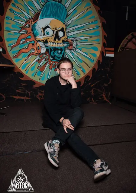 Я Виктор, 20, из Караганды, ищу знакомство для вирта