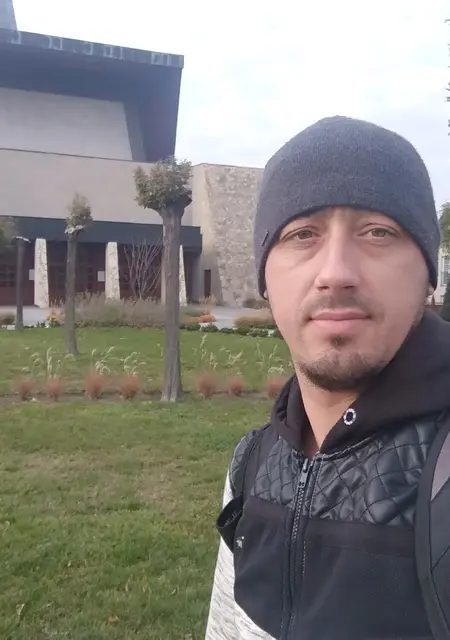 Alex из Очакова, ищу на сайте знакомства на одну ночь