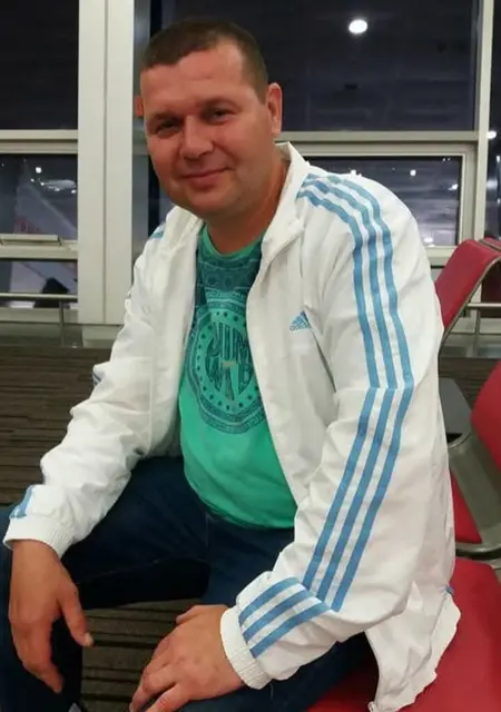 Я Олег, 47 років, знайомлюсь для відкриті стосунки у Дніпрі