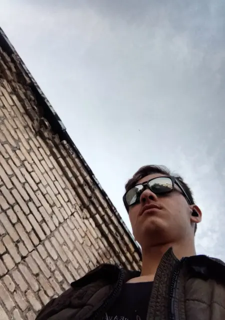 Я Влад, 21, из Мозыря, ищу знакомство для постоянных отношений