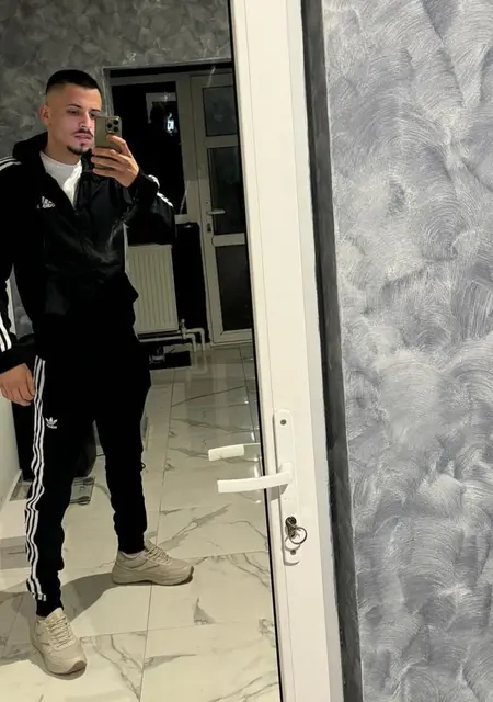 Bita из Бухареста, мне 22, познакомлюсь для приятного времяпровождения