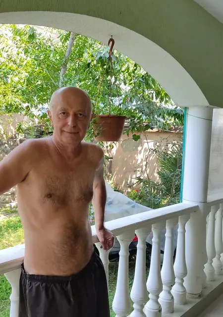 Я Дима Бугай, 60, из Донецка, ищу знакомство для общения