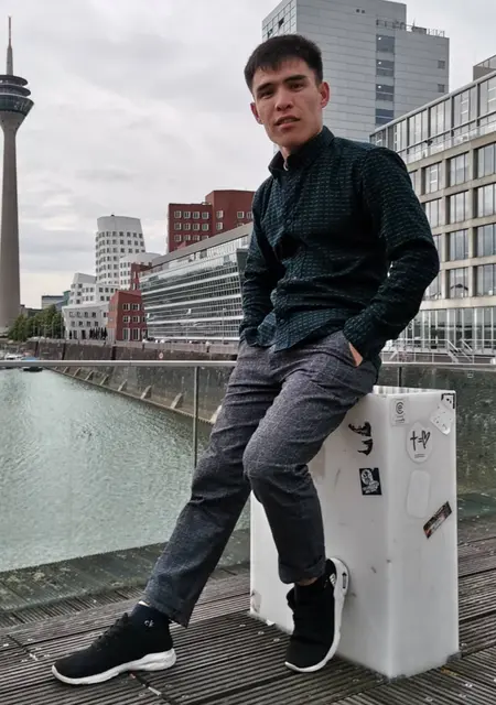 Mirko из Ленгера, ищу на сайте знакомства на одну ночь