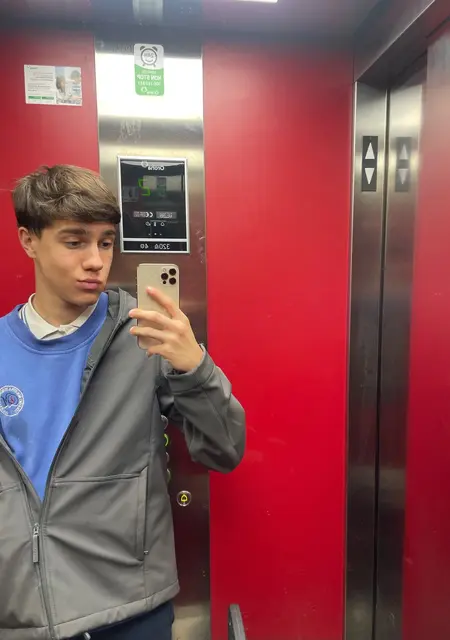 Lev de Miranda de Ebro, tengo 19 años, listo para conocer para conversación virtual