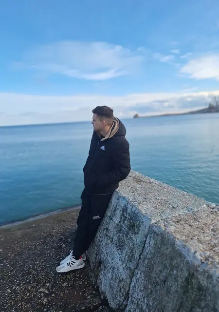 Даниил з Луганська, мені 25 років, познайомлюсь на одну ніч