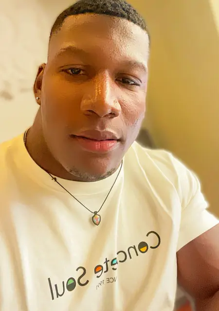 Soy Nick, 30 años, conociéndome para chatear en Marbella