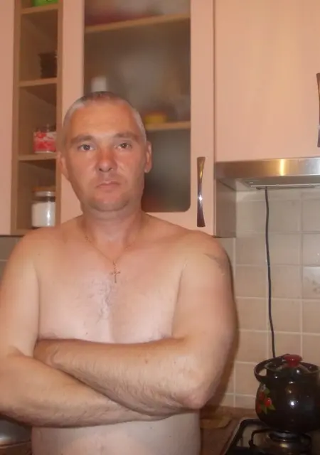 Я Олег, 52 років з Бердянська, шукаю знайомства без зобов'язань