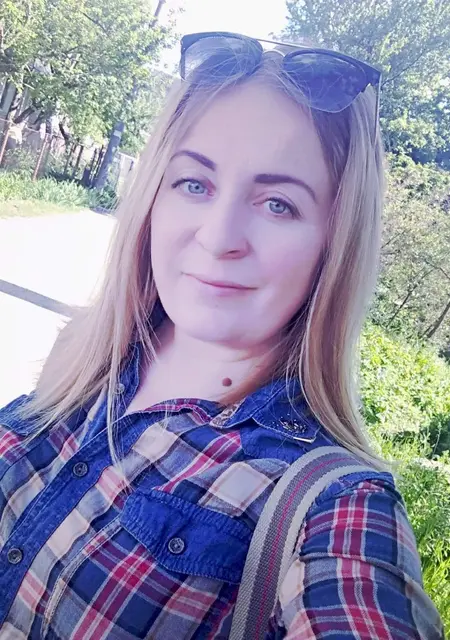 Ekaterina з Суми, мені 41 років, познайомлюсь для спілкування