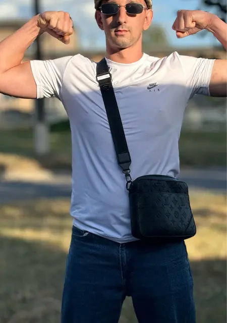 Я Олександр, 29 років з Сум, шукаю знайомство для відкриті стосунки