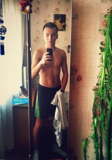 Я Дмитрий, 30 років з Кропивницького, шукаю знайомства без зобов'язань