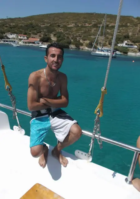 Emre из Анкары, ищу на сайте знакомства без обязательств