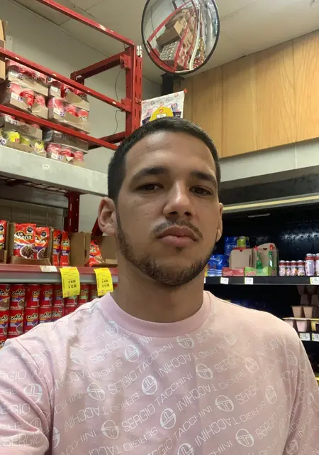 Я Rolando, 23, из Мехико, ищу знакомства без обязательств