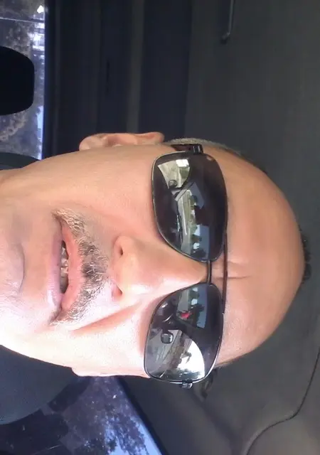 Артур из Кишинёва, ищу на сайте знакомства на одну ночь