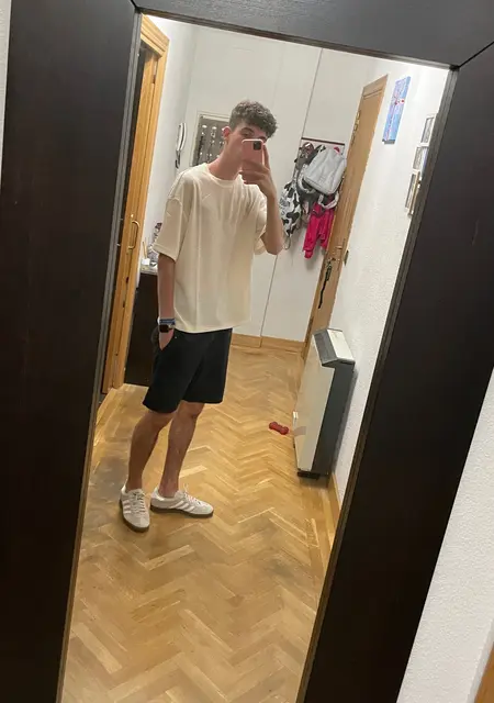 Я Alberto, 19, из Эль-Пуэрто-де-Санта-Мария, ищу знакомство для приятного времяпровождения