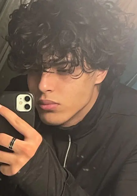 Salah Kamal de Bilbao, tengo 18 años, listo para conocer para lío de una noche