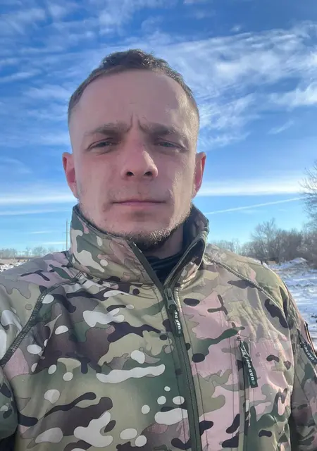 Славик з Макіївки, мені 29 років, познайомлюсь для спілкування