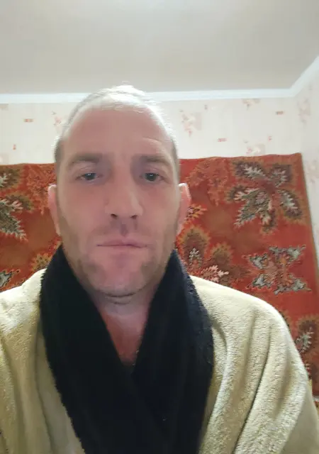 Я Ромка, 46, из Макеевки, ищу знакомства без обязательств