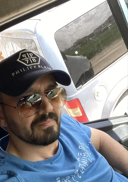 Yunus из Анкары, мне 42, познакомлюсь на одну ночь