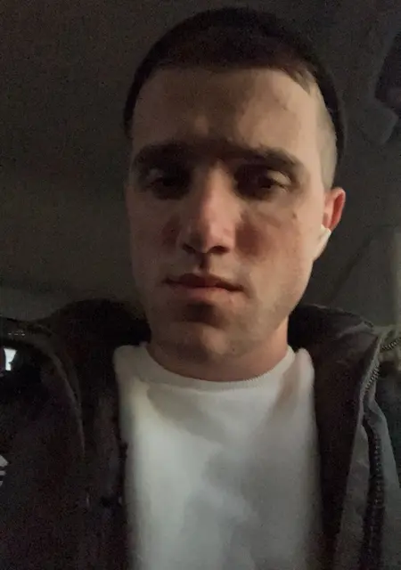 Я Pavel, 22, знакомлюсь на одну ночь в Фалешты