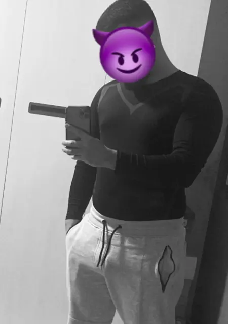 Raul из Санта-Колома-де-Граманет, мне 26, познакомлюсь для приятного времяпровождения