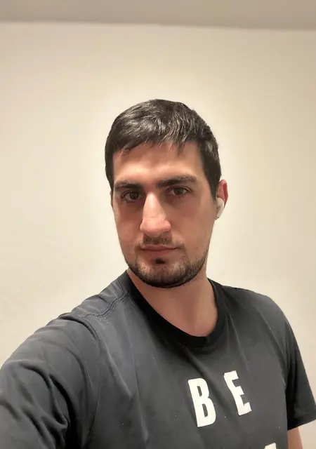 Я Грегорий, 27, из Моншау, ищу знакомства без обязательств