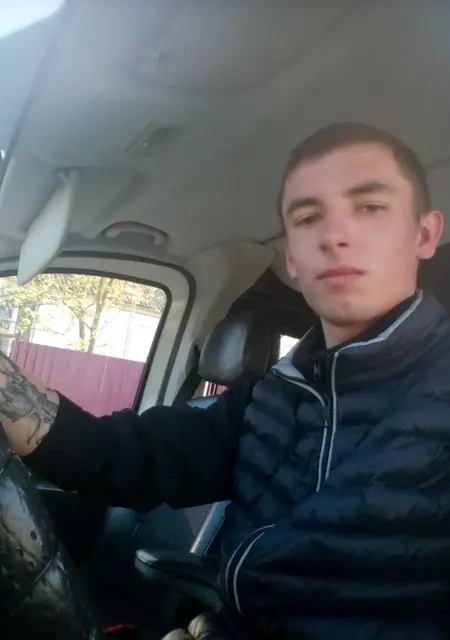 Назар з Рівного, мені 27 років, познайомлюсь для постійних стосунків