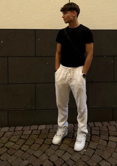 Я Sebastian, 19, из Мюнхена, ищу знакомство для вирта