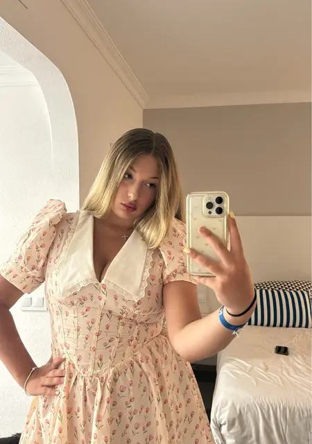 Maria из Нойса, мне 18, познакомлюсь для приятного времяпровождения