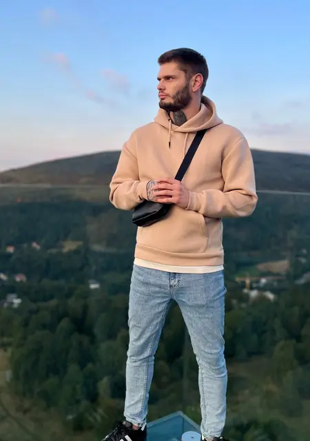 Я Valentyn, 24, знакомлюсь без обязательств в Вроцлаве