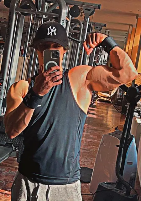 Я Dyskretny, 19, из Бытув, ищу знакомство для вирта