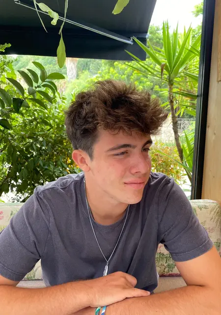 Jordi de Oviedo, tengo 23 años, listo para conocer para lío de una noche