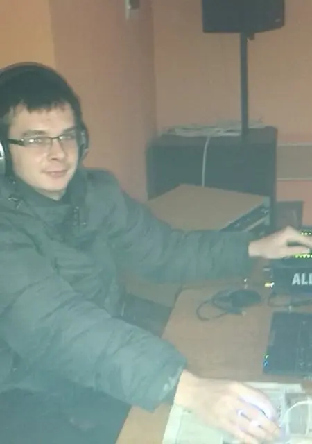 Я Вадим, 31, из Слонима, ищу знакомства без обязательств