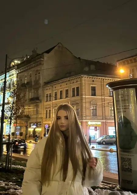 Я Miya, 19, из Бухареста, ищу знакомство для общения