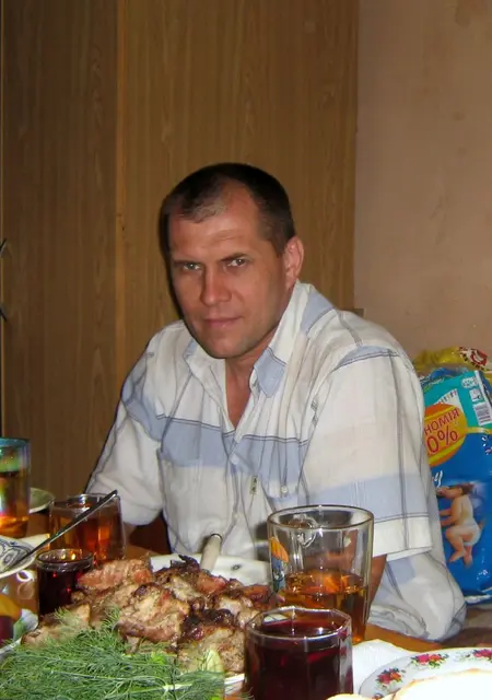 Oleg з Харкова, шукаю на сайті знайомства без зобов'язань