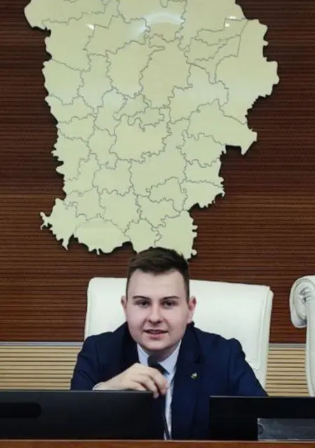 Я Егор, 24, из Абу-даби, ищу знакомства на одну ночь