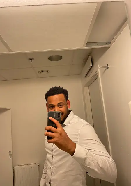 Я Simon, 31, из Гётеборга, ищу знакомства без обязательств