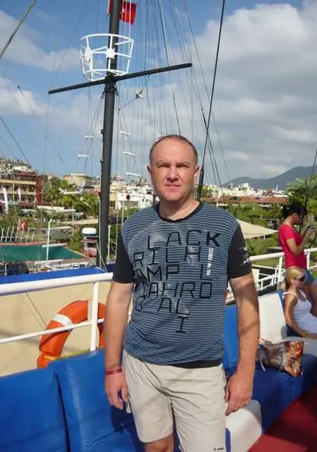 Дмитрий из Минска, мне 54, познакомлюсь для общения