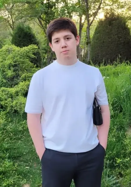 Я Alex, 24, из Самарканда, ищу знакомства без обязательств