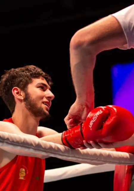 Я Алексей, 19, из Гомеля, ищу знакомство для постоянных отношений