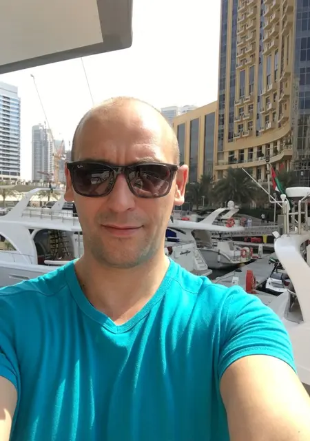 Александр из Риги, ищу на сайте знакомства на одну ночь