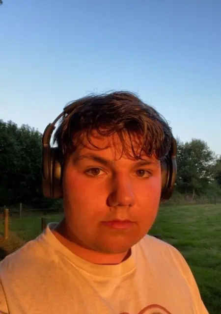 Я Luca, 18, знакомлюсь в Лиссабоне