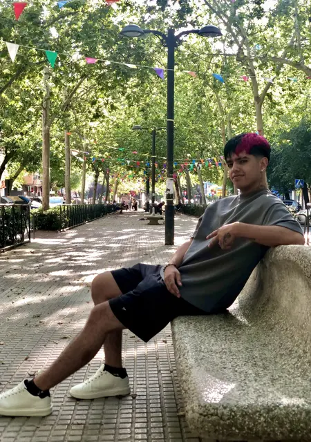 May de Gijón, tengo 19 años, listo para conocer para relación sin ataduras