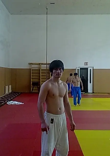 Bektur из Бишкека, мне 35, познакомлюсь для дружбы