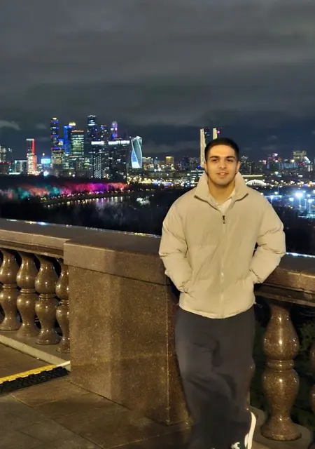 Тигран из Вены, ищу на сайте знакомства на одну ночь