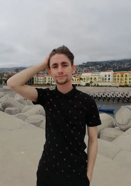 Я Artur, 20, знакомлюсь в Лиссабоне