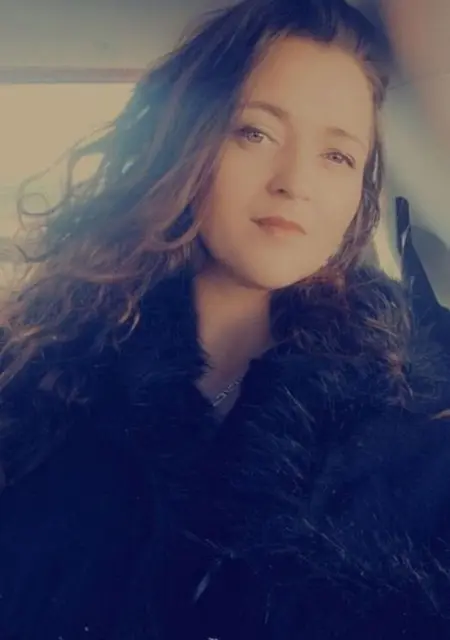 Я Elena, 31, из Парижа, ищу знакомство