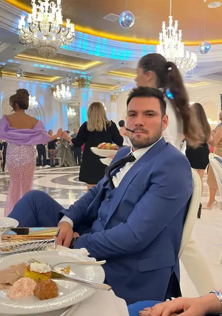 Я Asllan, 34, из Цюриха, ищу знакомство для общения